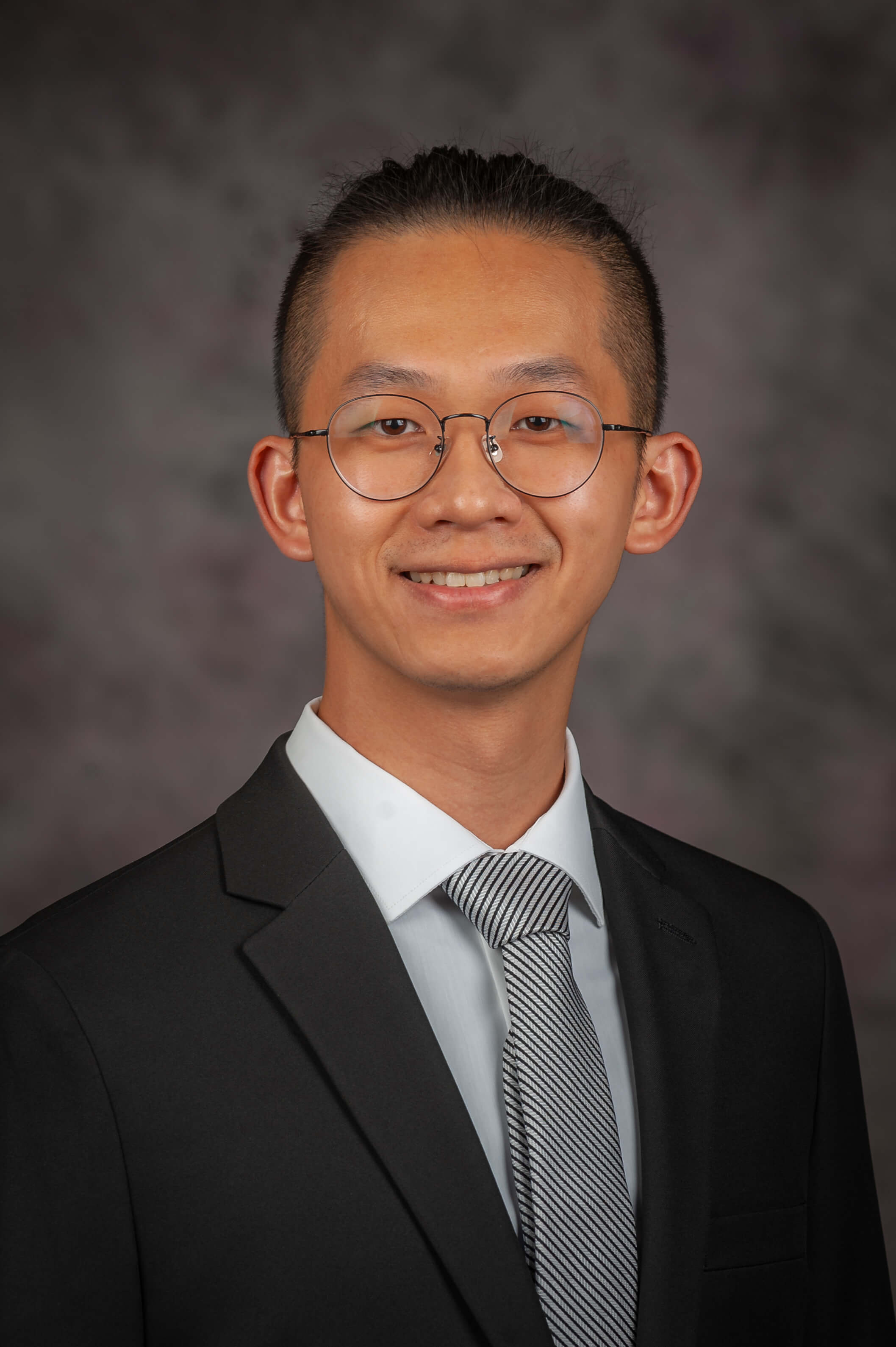 Kuan-Lun Ho headshot