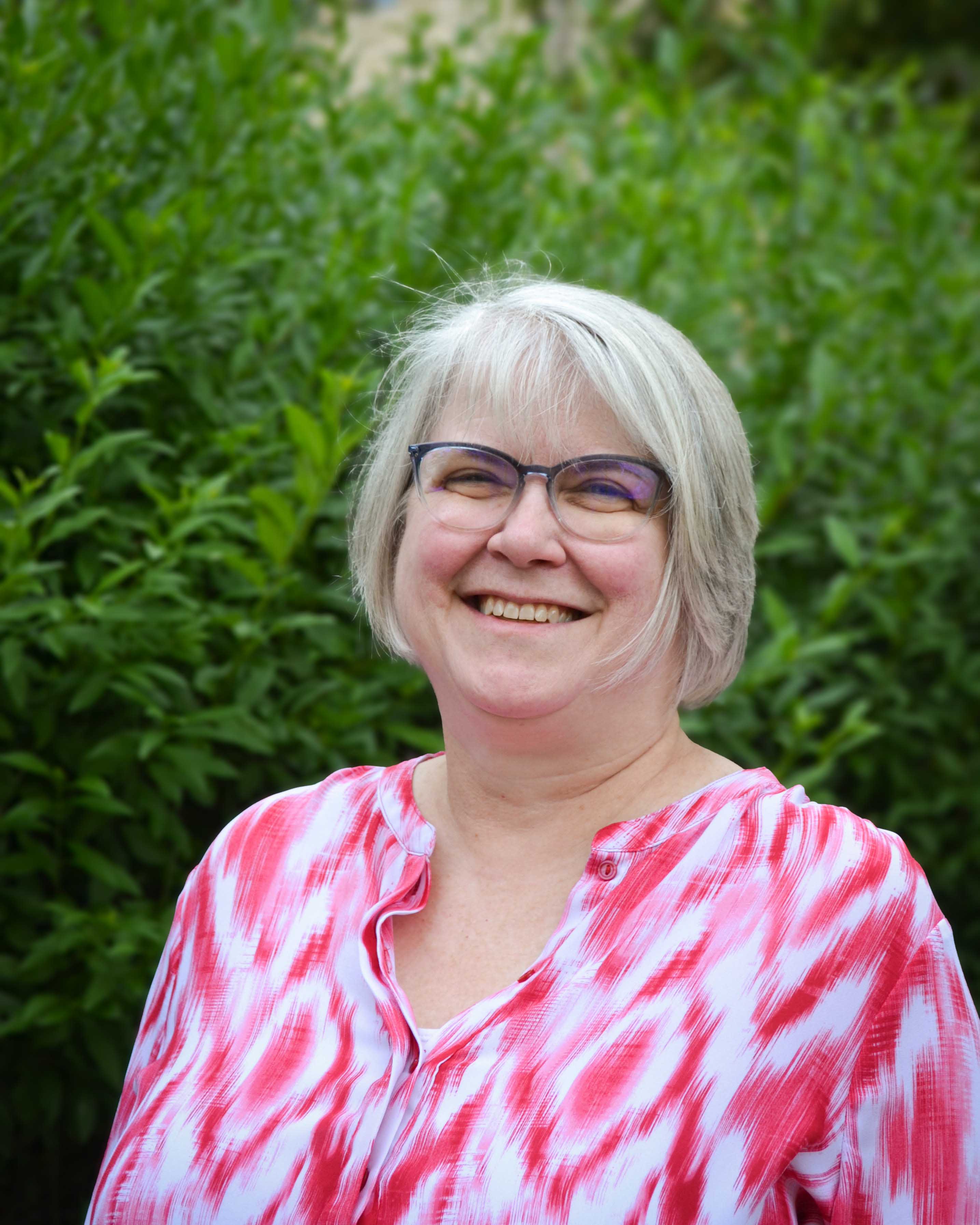 Headshot of Laura Hohenbary